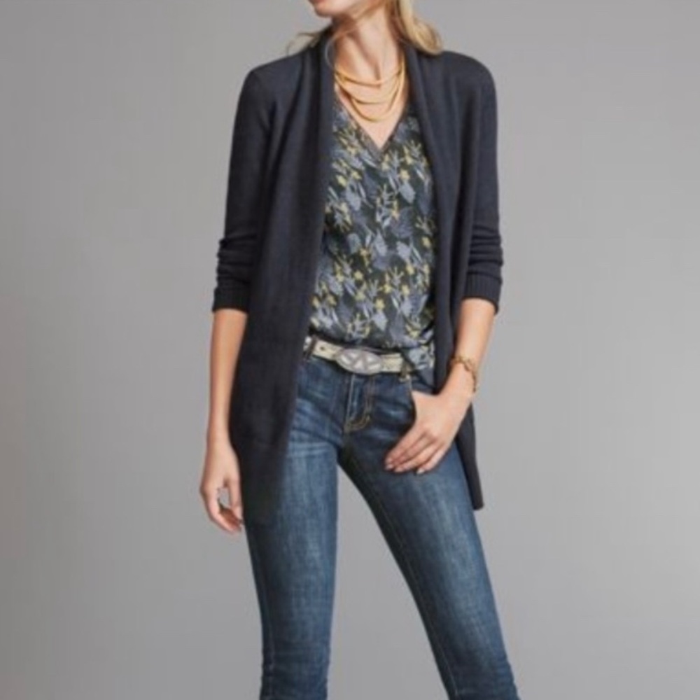 Cabi Keyhole cardigan